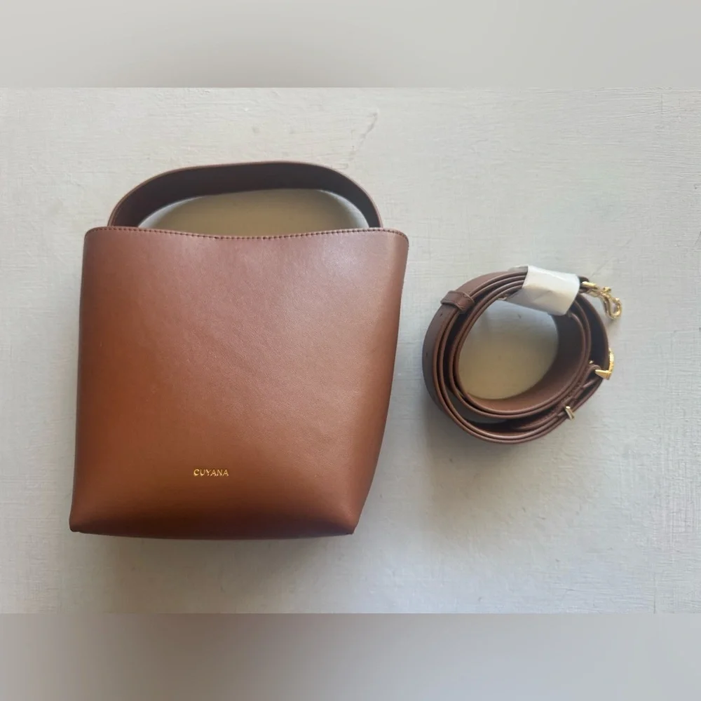 CUYANA Mini Linea Bucket Bag in Dark Chestnut Smooth Leather - Picture 3 of 9